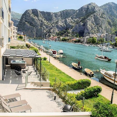 Luxury Apartment With Hot Tub Omiš Kültér fotó