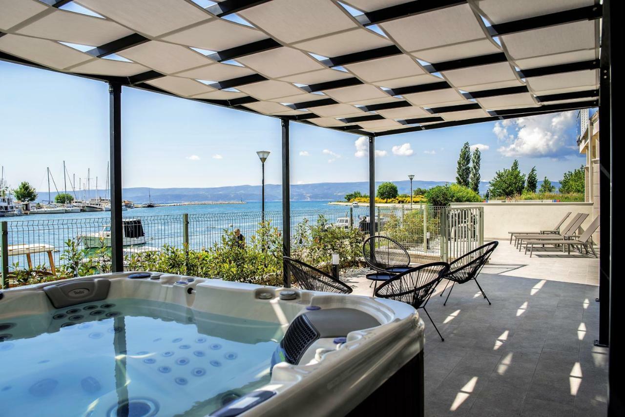Luxury Apartment With Hot Tub Omiš Kültér fotó