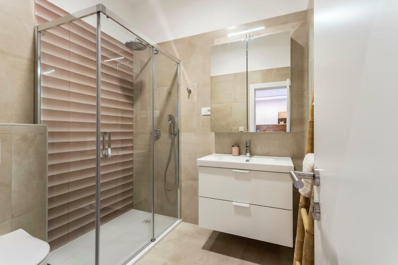Luxury Apartment With Hot Tub Omiš Kültér fotó