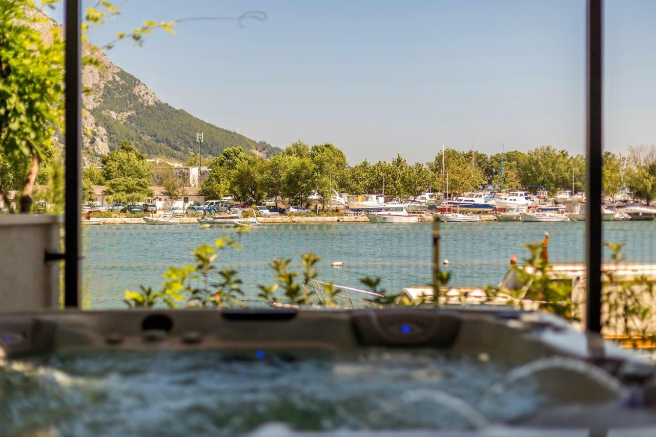Luxury Apartment With Hot Tub Omiš Kültér fotó