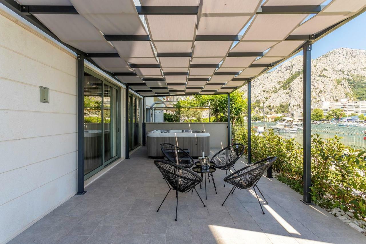 Luxury Apartment With Hot Tub Omiš Kültér fotó