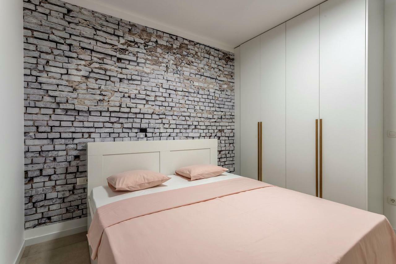Luxury Apartment With Hot Tub Omiš Kültér fotó